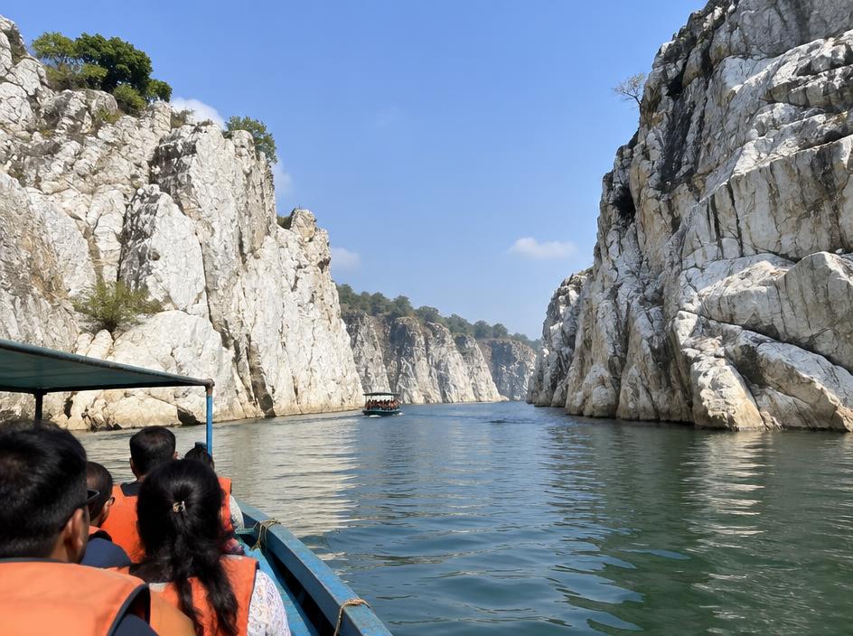 Bhedaghat Marble Rocks